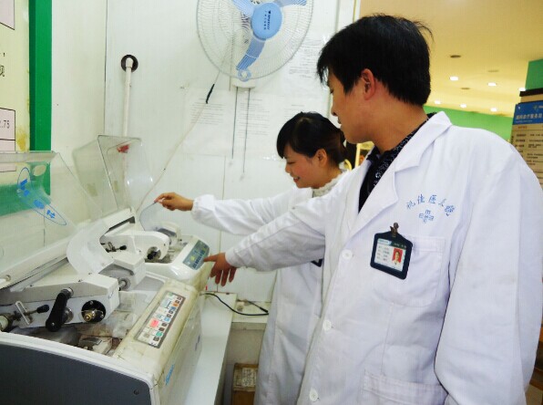 韩国EXCELON全自动电脑磨边机